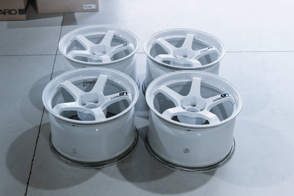 Advan GT 18x11 +15 5x114.3 Racing White